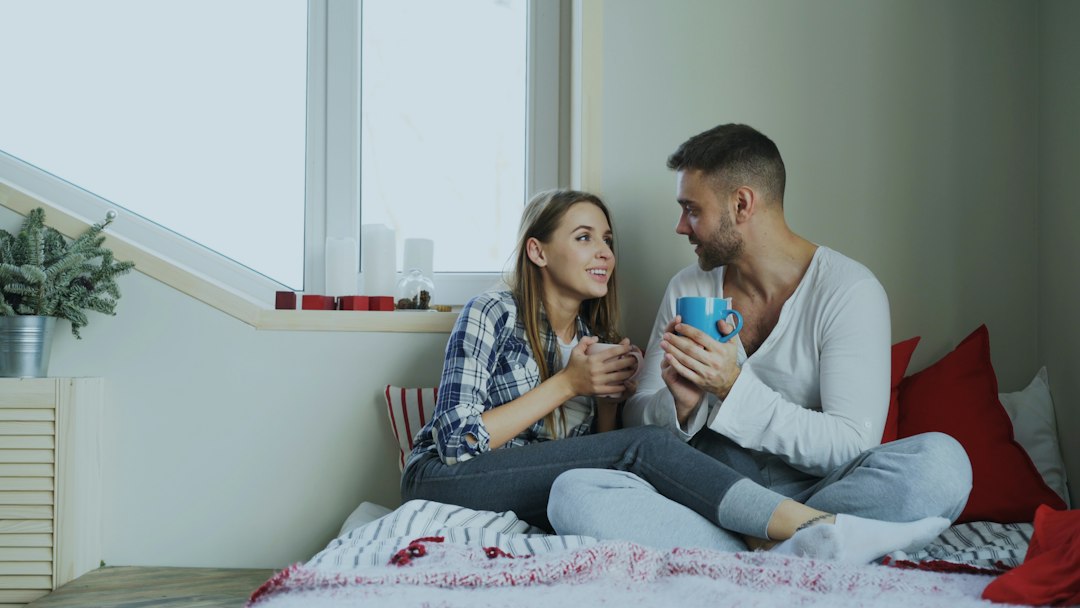 ‏چگونه با شریک عاطفی درست صحبت کنیم؟ راهنمای کامل گفتگو (2026)