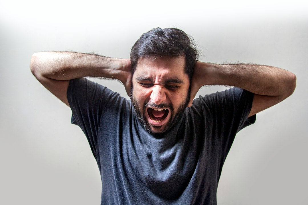 ‏اختلال پانیک چیست و چه تفاوتی با یک حمله پانیک دارد؟ (2026)